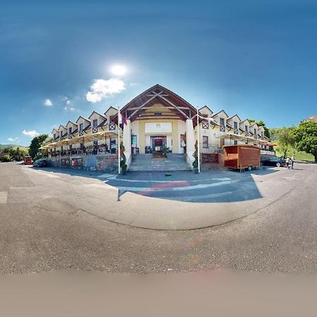 Hotel Hradna Brana ブラチスラヴァ エクステリア 写真